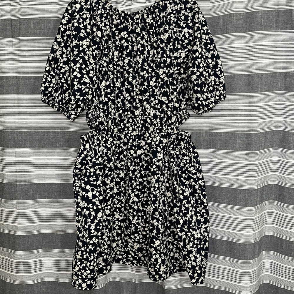 Old Navy Dress like new.